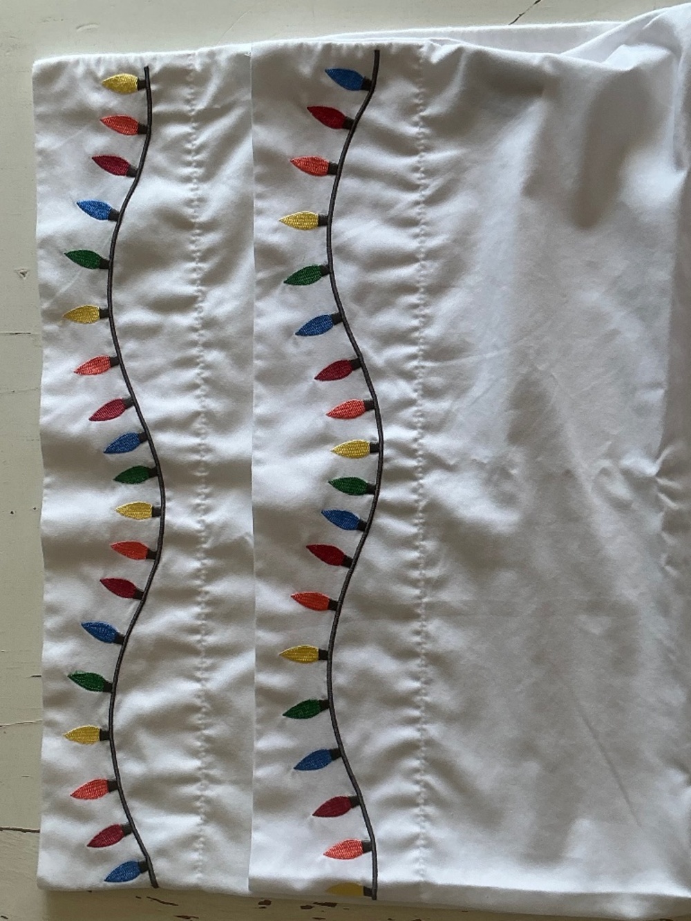 2 Cuddle down 100% Cotton embroidered holiday lights KING pillowcases
